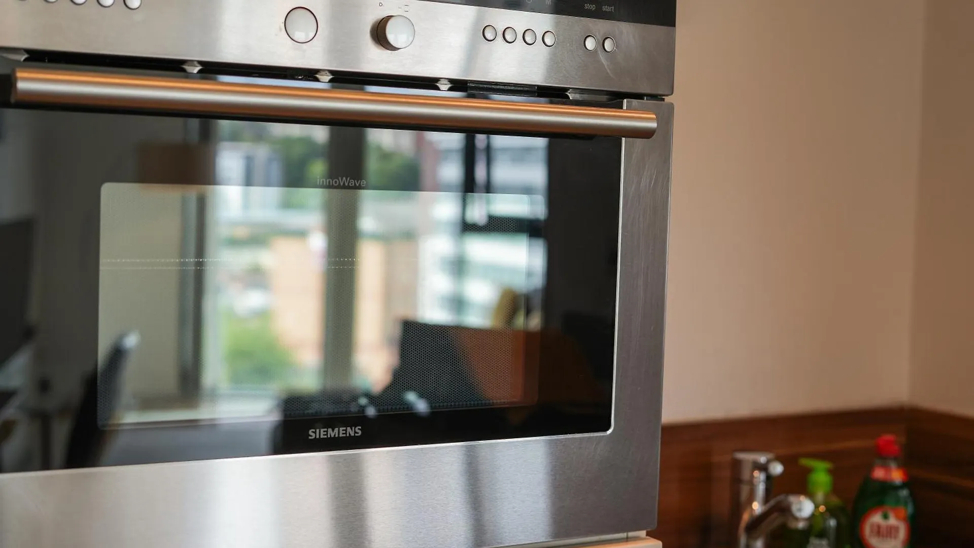 Spacious 2 Bed Apt 98 - City Centre, Great Views & Free Netflix - Hosted By Stay Host Save 谢菲尔德