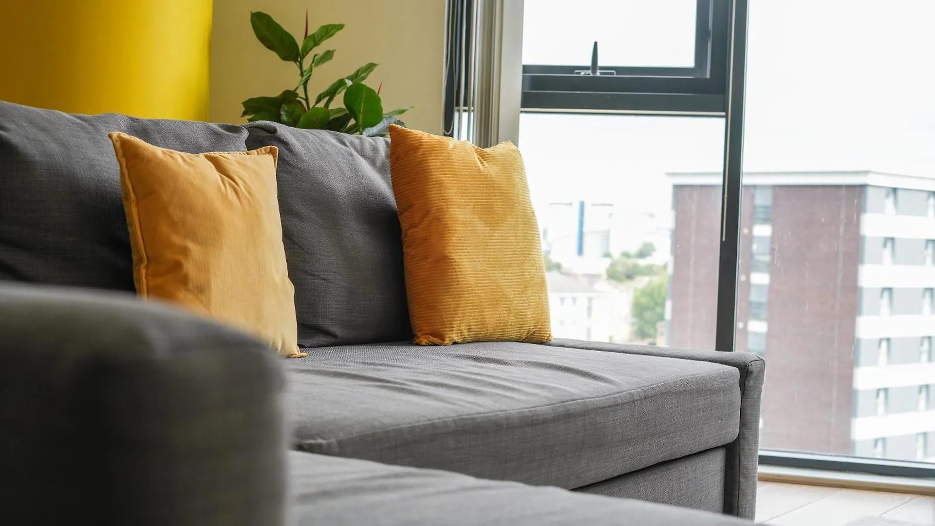Spacious 2 Bed Apt 98 - City Centre, Great Views & Free Netflix - Hosted By Stay Host Save 谢菲尔德 公寓